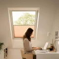 Roleta-wewnętrzna-plisowana-Velux-FHL-PK06-(94x118-cm).jpg