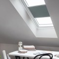 Roleta-wewnętrzna-podwójnie-plisowana-Velux-FHC-FK08-(66x140-cm).jpg