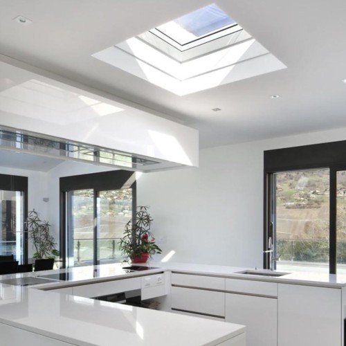 Okno-do-dachu-płaskiego-nieotwierane-antywłamaniowe-Velux-CFP-0073Q-(90x90-cm).jpg