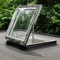 Okno-do-dachu-płaskiego-wyłazowe-Velux-CXP-0473Q-(120x120-cm).jpg