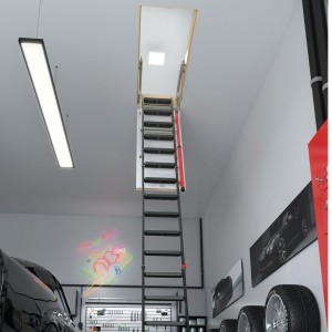 Schody Strychowe FAKRO LMP (86x144/366 cm) z metalową drabinką i poręczą, do bardzo wysokich pomieszczeń, U=1,1 W/m²K