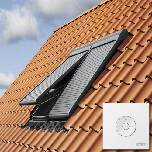 Roleta-zewnętrzna-Velux-SML-FK08-0000S-(66x140-cm)-z-napędem-elektrycznym-całkowita-ochrona-komfort-i-poprawa-izolacyjności.jpg