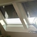 Roleta-zewnętrzna-Velux-SML-MK04-0000S-(78x98-cm)-z-napędem-elektrycznym-całkowita-ochrona-komfort-i-poprawa-izolacyjności.jpg