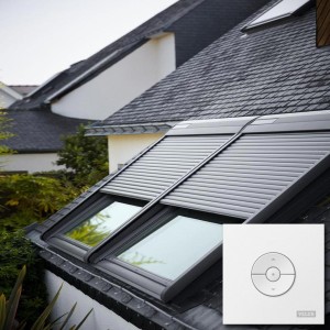 Roleta zewnętrzna VELUX SSL CK02 (55x78 cm) zasilana solarnie - nie wymaga doprowadzenie przewodów