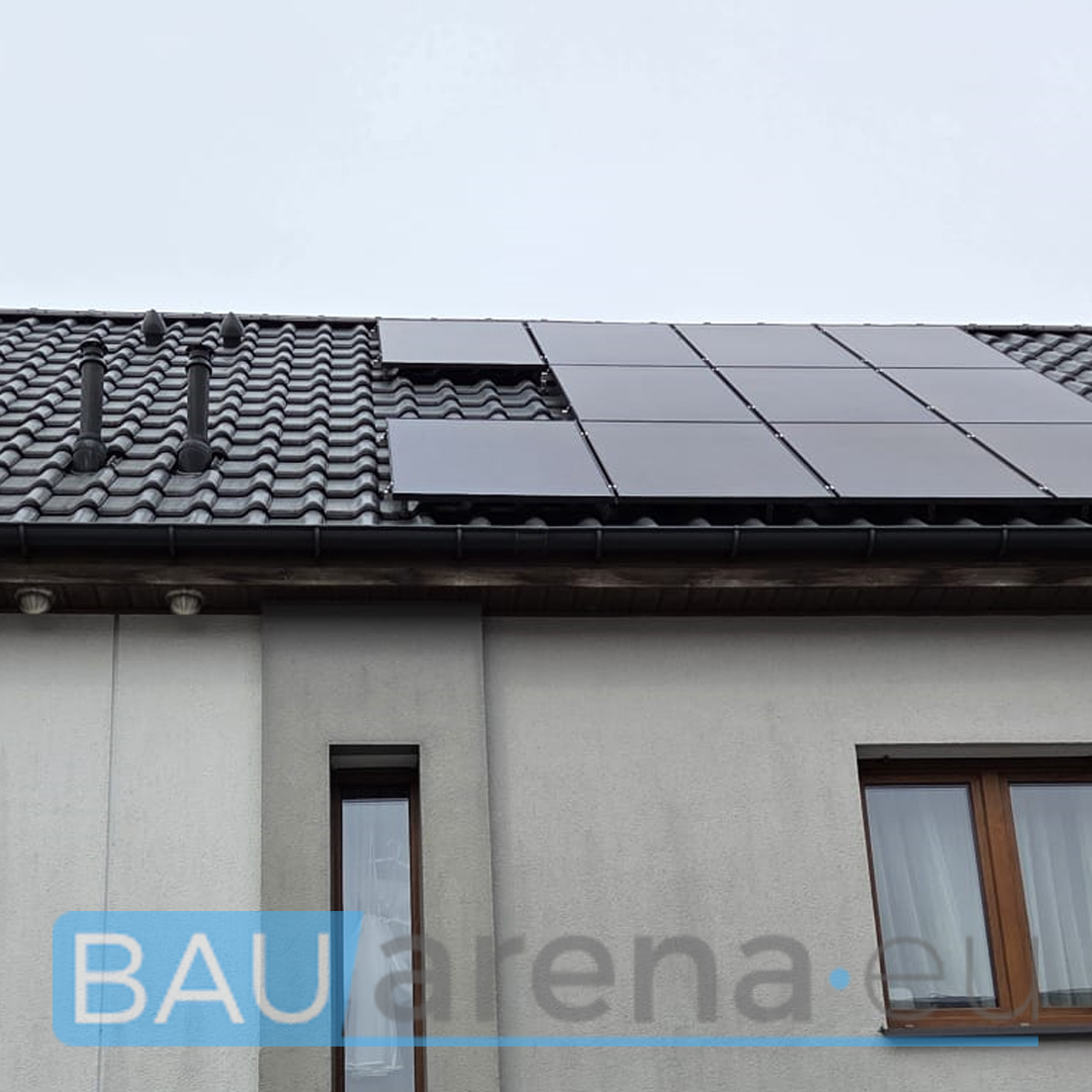 montaz-okna-velux-gpu-pk06-fotowoltaika-powiat-poznanski-bauarena-2.jpg